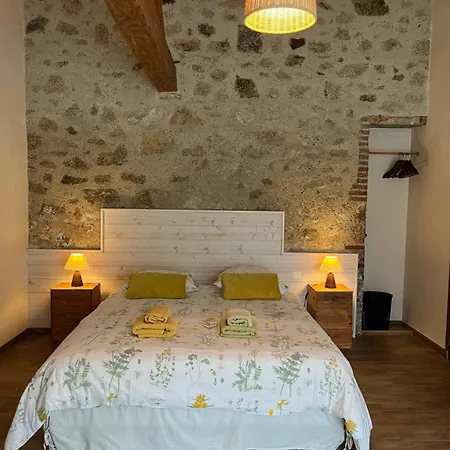 Louisette Spacieuse Bed & Breakfast *